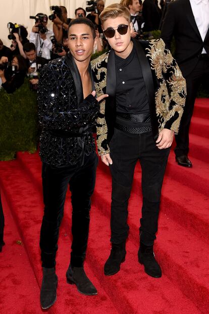 Olivier Rousteing pasa de musas. Lo suyo es vestir a Justin Bieber de Balmain.