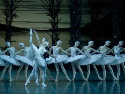 'El lago de los cisnes' del Ballet Nacional Ucraniano de Odessa.