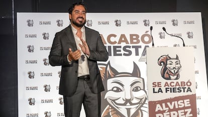 Alvise Pérez, candidato de Se Acabó La fiesta, celebrando en la discoteca Cats de Madrid la obtención de tres escaños por su agrupación en el Parlamento Europeo el pasado 9 de junio.