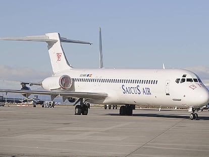 The abandoned MD-87 at Barajas airport.