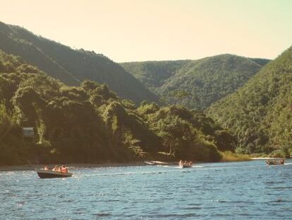 Crucero fluvial por el río Keurbooms, en Plettenberg Bay (Sudáfrica).