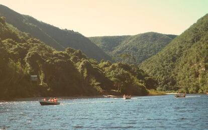 Crucero fluvial por el río Keurbooms, en Plettenberg Bay (Sudáfrica).