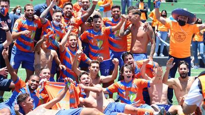 Los jugadores del Panadería Pulido, rival de la Real en Copa, celebran el ascenso a la Segunda RFEF, el 6 de junio.