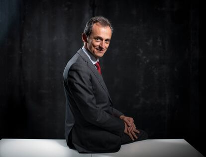 El ministro de Ciencia, Pedro Duque, fotografiado este viernes tras la entrevista.