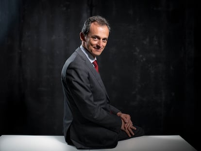 El ministro de Ciencia, Pedro Duque, fotografiado este viernes tras la entrevista.