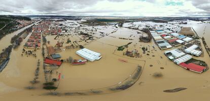 Aerial view of the town of Funes (Navarre) on Saturday.