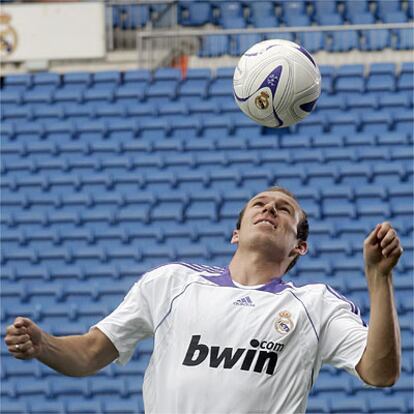 Robben, durante su presentación con el Real Madrid