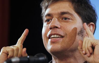 Axel Kicillof em uma entrevista coletiva em 2012.