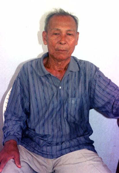 Ta Mok en 1999 durante su estancia en prisión