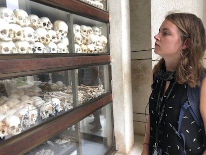 Pagoda con restos de ejecutados en el campo de la muerte de Cheung Ek, a donde eran enviados los sentenciados de Toul Sleng