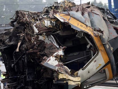 The wreck of the train involved in the accident in O Porriño.