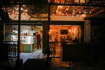 Uno de los locales del barrio Laureles en Medellín, Colombia.