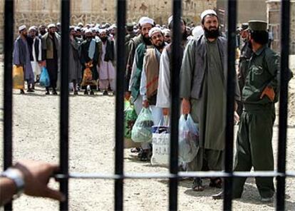 Prisioneros paquistaníes esperan su liberación en la cárcel de Pul-i-Charkhi en Kabul.