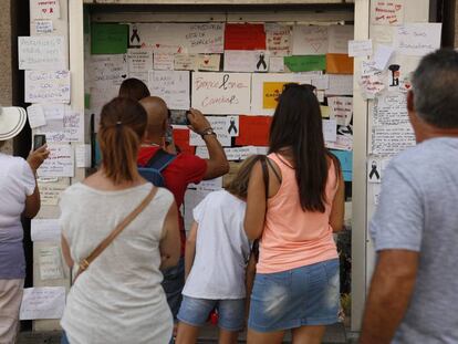 El centro cultural catal&aacute;n Blanquerna en Madrid se llena de carteles de apoyo a las v&iacute;ctimas de Barcelona y Cambrils.