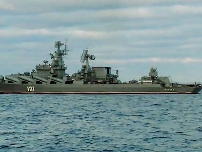 El crucero misilístico ruso 'Moskva', en una imagen de febrero en Crimea.