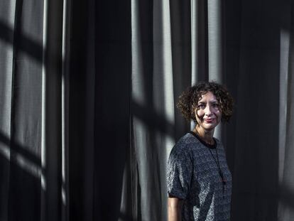 Tiziana Terranova en la cafeteria del Reina Sofia.