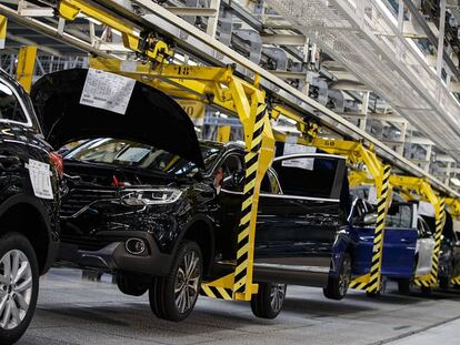 Una línea de montaje en la fábrica de Renault en Palencia.