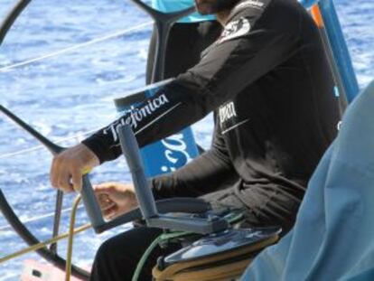 Iker y Xabi, a bordo del Telefónica.