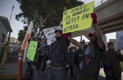 Manifestantes en El Salvador, Guatemala, en febrero.