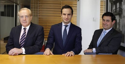 Desde la izquierda, Allen Sanginés Krause, Jerónimo Bremer y Borja Escalada, socios de BK Partners.