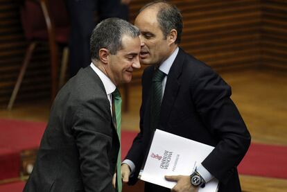 Ricardo Costa y Francisco Camps, en un pleno de las Cortes Valencianas.