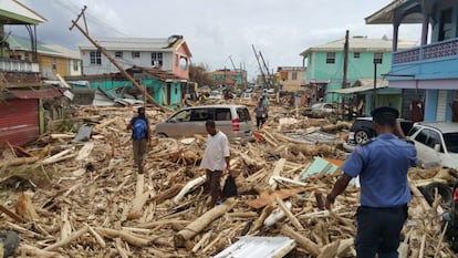 Vista de los daños causados por el huracán María en Roseau, en la isla de Dominica