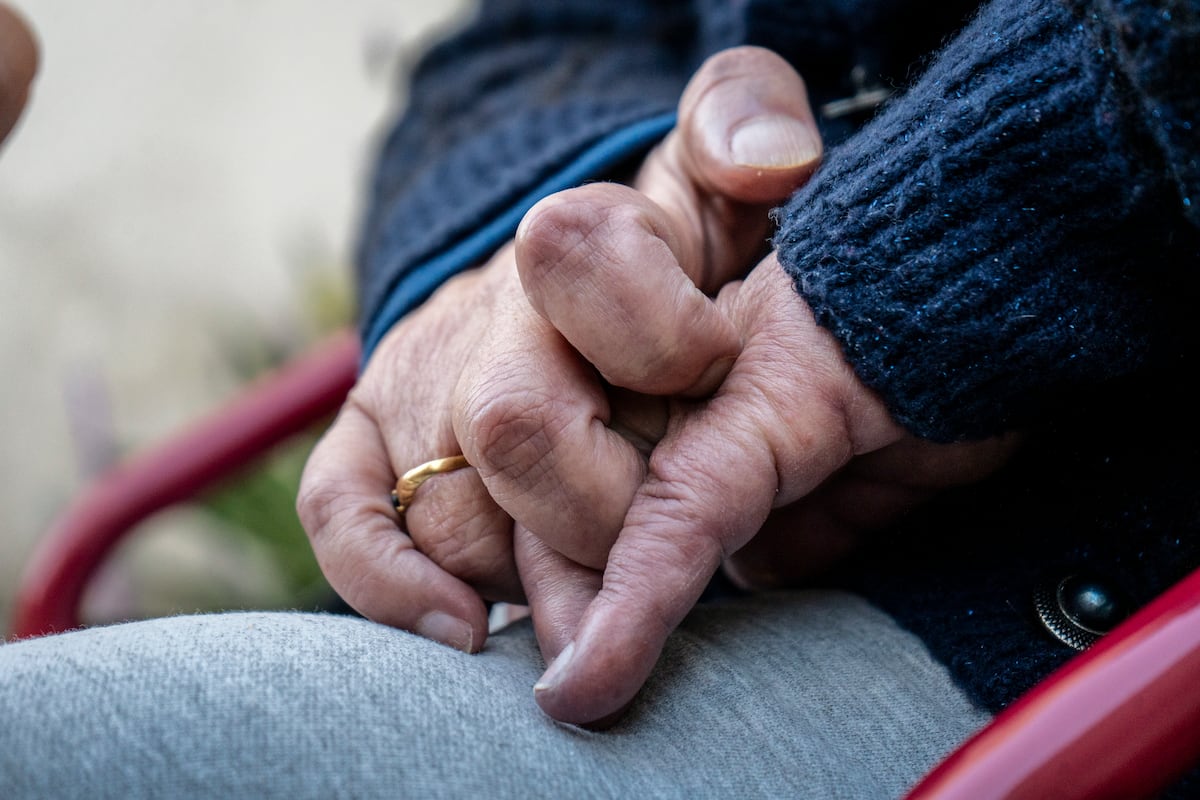 Italian woman dies after self-administering a lethal drug with an eye-controlled device