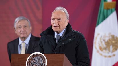 Alejandro Gertz Manero, fiscal general de la República, en una conferencia de prensa en Palacio Nacional.
