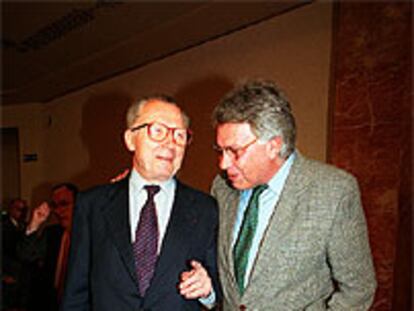 Jacques Delors, con Felipe González, en mayo de 2000.