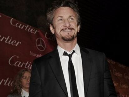 Los quebraderos de cabeza no se alejan de Sean Penn. La policía detuvo a su hijo Hopper, de 16 años, en su colegio de Malibu, ha informado la revista <i>Ok!</i>. El arresto ha llegado en mitad de los trámites de divorcio del actor y su ex mujer Robin Wright.
