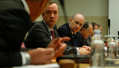 Francisco Martínez, secretario de Estado de Seguridad, y Jorge Fernández Díaz, ministro de Interior, en 2016.