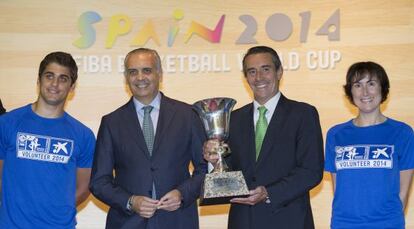 Presentación del trofeo del Mundial en un acto de la Federación.