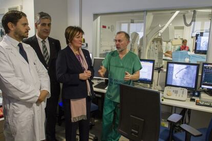 La conselleira de Sanidade durante un vista al Hospital de Lugo