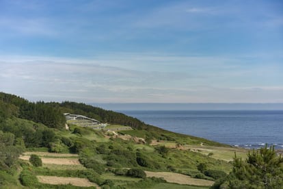 El nuevo parador de Costa de Morte, junto a la playa de Lourido (A Coruña).