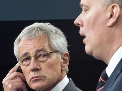El secretario de Defensa de EE UU, Chuck Hagel, y su homólogo polaco, Tomasz Siemoniak.