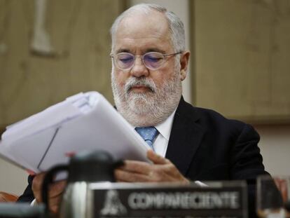 Miguel Arias Ca&ntilde;ete, este jueves en el Congreso. 