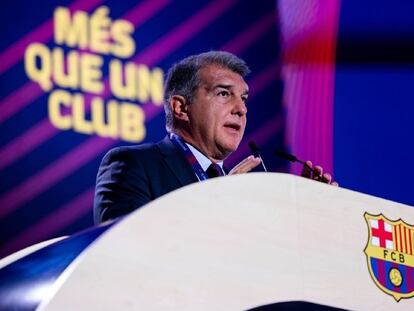 El presidente del FC Barcelona, Joan Laporta, durante la segunda parte de la Asamblea de socios compromisarios del club, el 23 de octubre.
