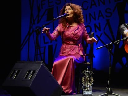 Antonia Contreras interpreta un cante en el Festival de las Minas. 