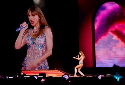 La cantante Taylor Swift, en una actuación en Tokio el 7 de febrero.