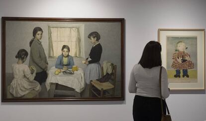 'Niñas pobres', de Martínez Díaz (izquierda) y 'Maya con delantal', de Picasso, en el Centro de Iniciativas Culturales de Sevilla.