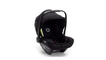 Silla coche sobre fondo blanco