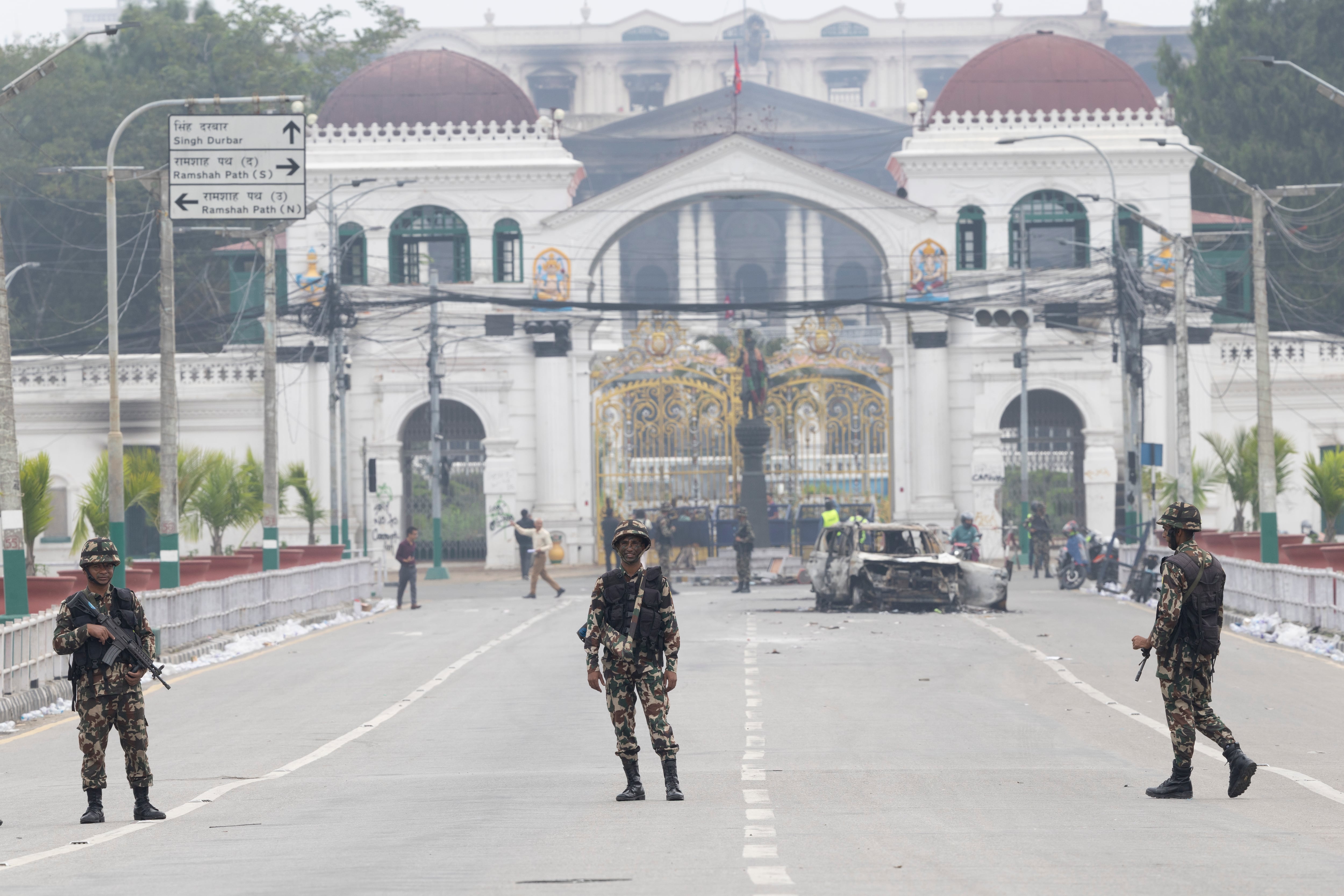 Nepal despliega al ejército e impone el toque de queda para controlar las revueltas