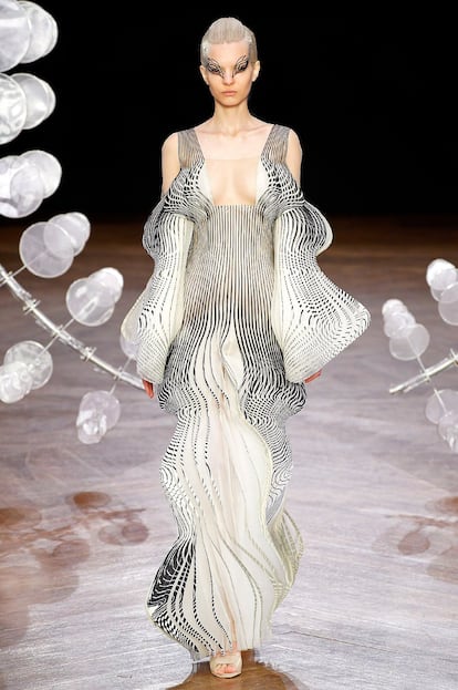 iris van herpen moda