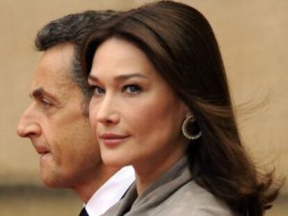 Sarkozy y Bruni en Paris, en 2009.