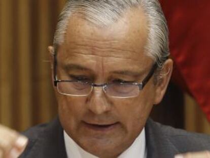 El director general de la Guardia Civil, Arsenio Fern&aacute;ndez de Mesa, durante su comparecencia en Congreso. 