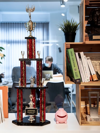 Trofeo recibido por Goin, la empresa de David Riudor, en Silicon Valley.
