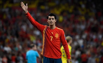 Álvaro Morata, una de las víctimas, este lunes en un partido contra Suecia.