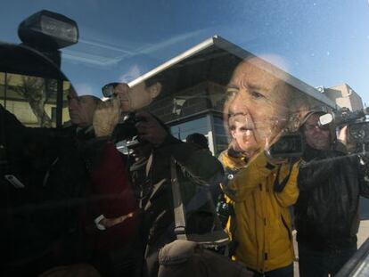 Núñez i el seu fill, a la sortida de la presó