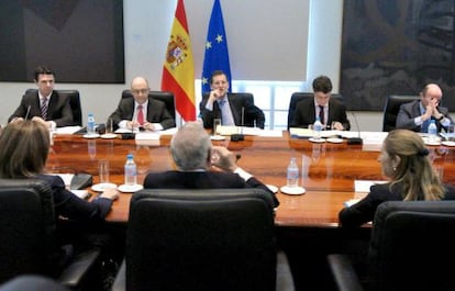 Foto de la Comisión Delegada del Gobierno para Asuntos Económicos tuitetada por Rajoy.