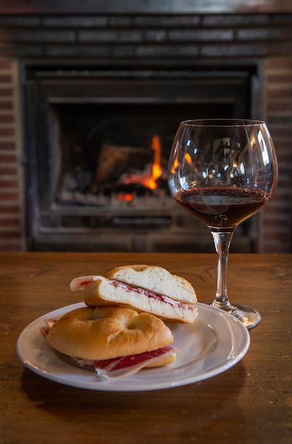 Bocadillo de jamón en el Lagar de Milagros